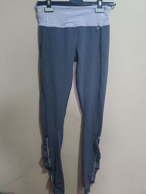 Lululemon Run Your Heart Out Tight In Coal/white Blurred Grey Classic Stripe Sz6